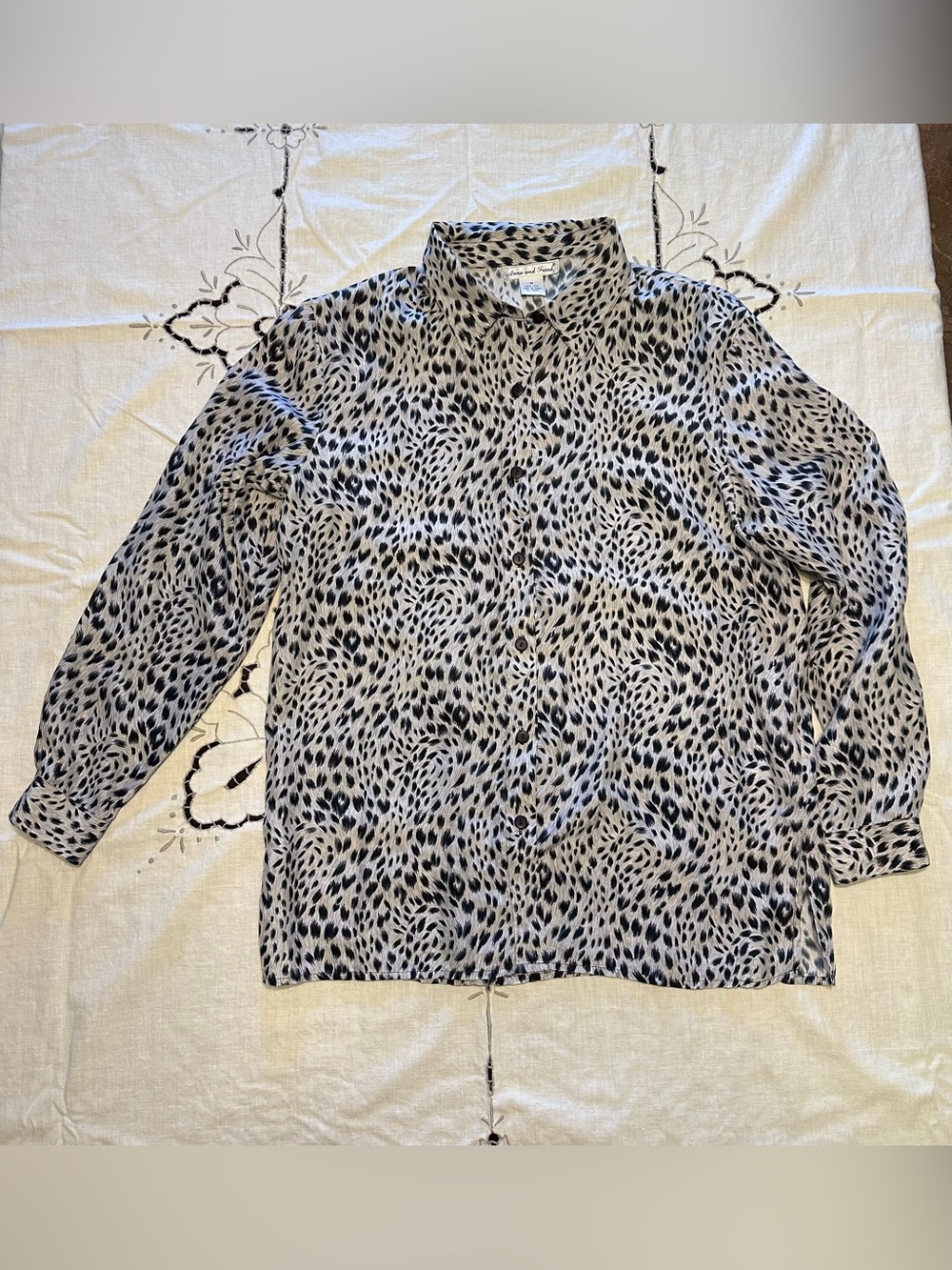 Patterned 100% silk button down blouse